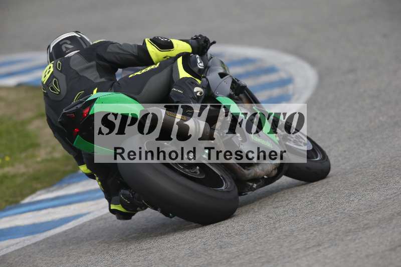 /Archiv-2024/01 26.-28.01.2024 Moto Center Thun Jerez/Gruppe gruen-green/backside